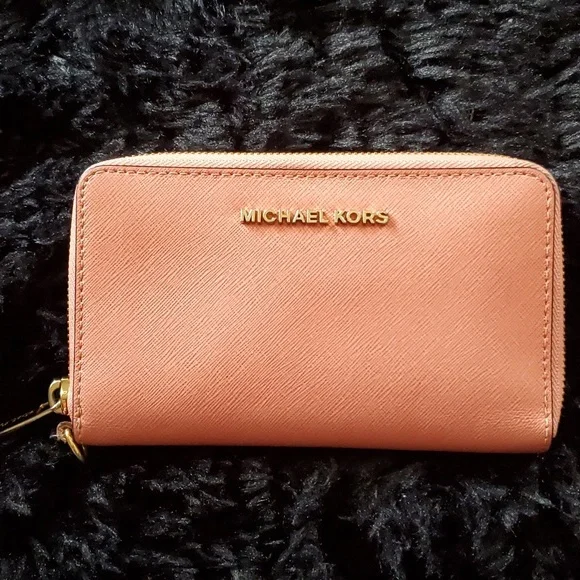 Michael Kors EUC Peach Wallet - Picture 1 of 7
